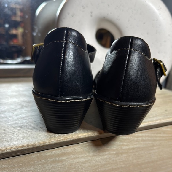 Clarks Black Leather Sandals with Ankle Strap‎ - Picture 5 of 7